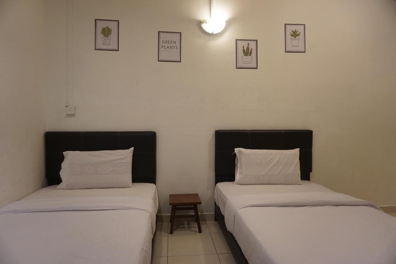 S & S Guest House Куантан Екстериор снимка